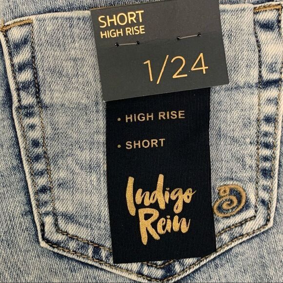 Indigo Rein Recycled Juniors Acid Wash Distressed Denim Bermuda Shorts, Sz 1/24 - Picture 11 of 14